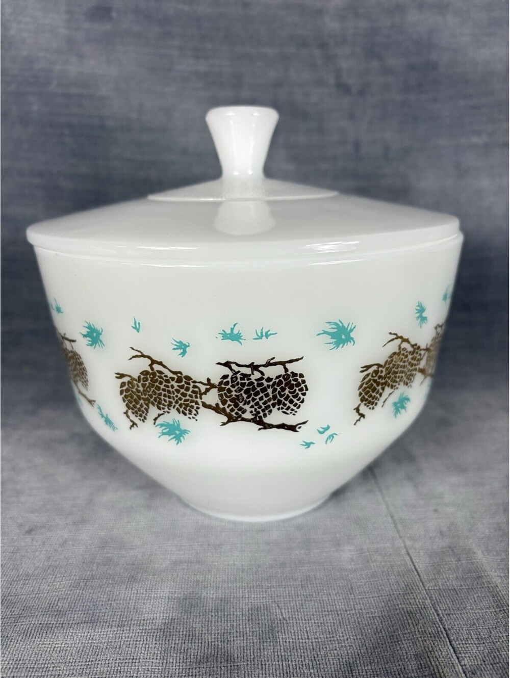 Vintage Federal Glass Golden Pine Cone Milk Glass Covered Serving Bowl 1.5 Qt